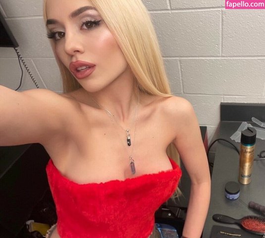 Ava max naked