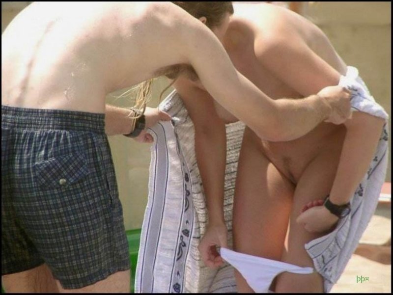 Pic: Naked parents lit up