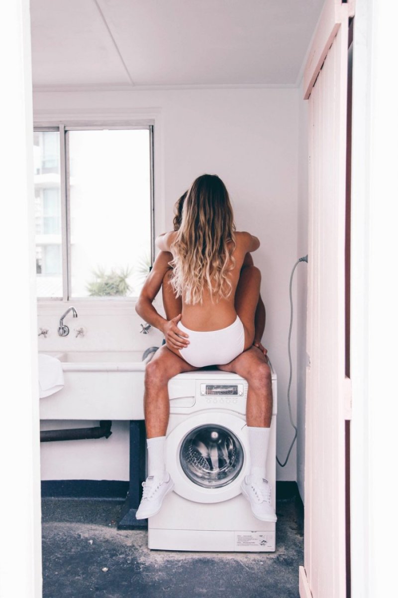 Pic: Girl in a washing machine