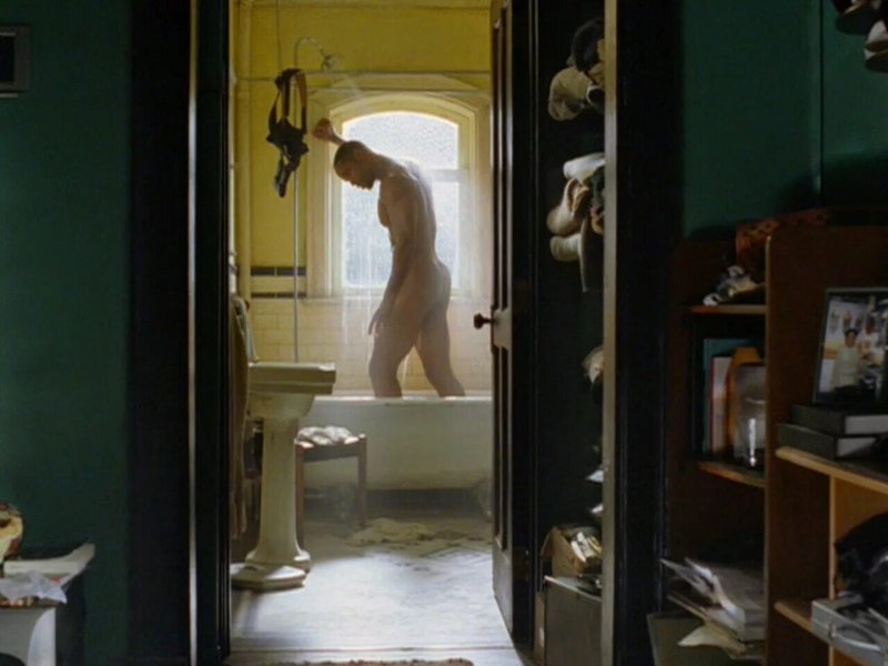 Pic: Douglas Smith is naked