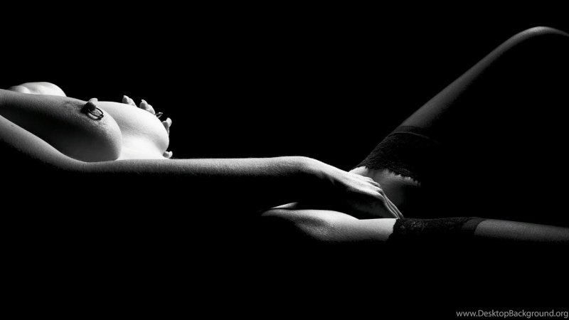 Pic: Erotic black white