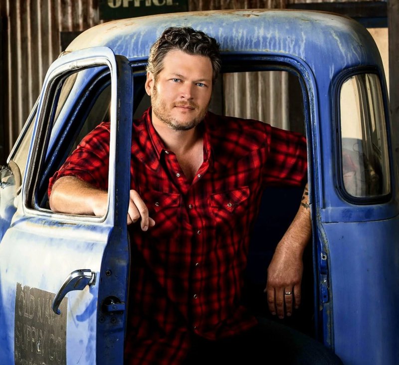 Pic: Sangria Blake Shelton