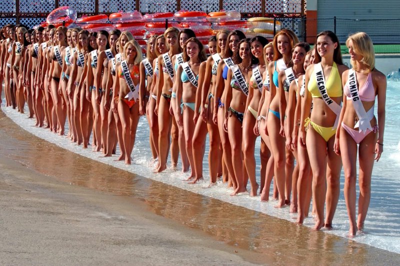 Pic: Nudists of a beauty contest