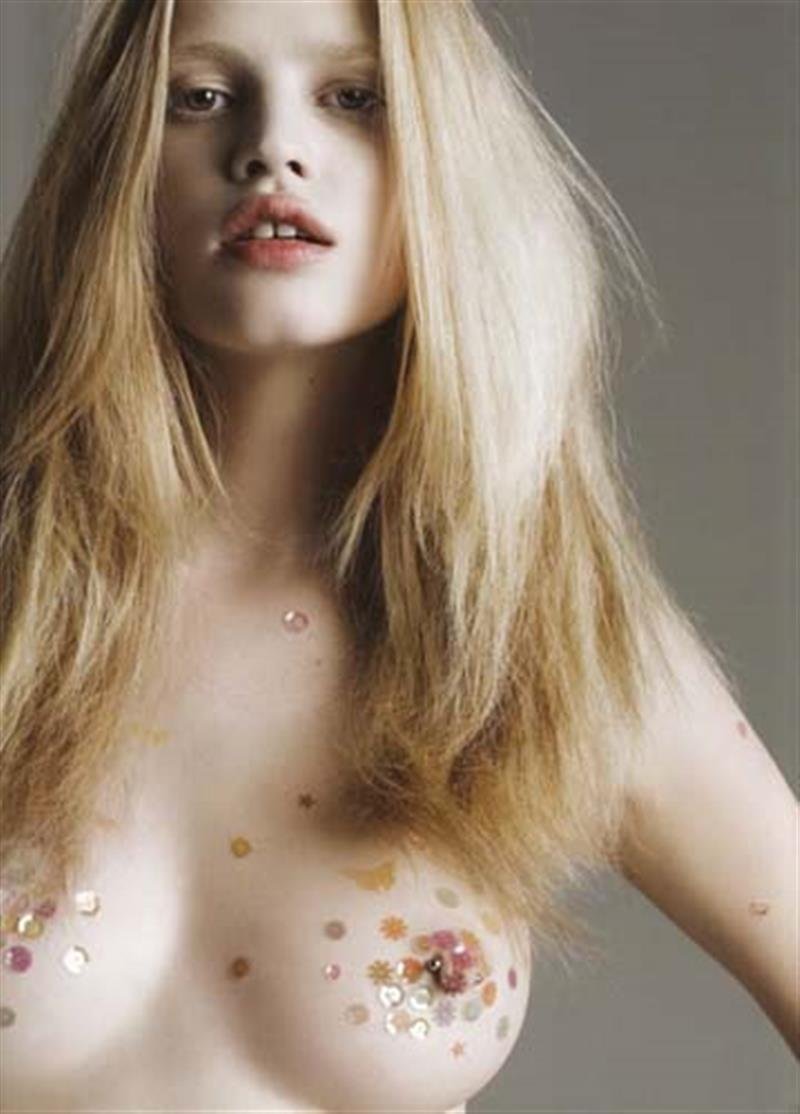 Pic: Lara Stone Model