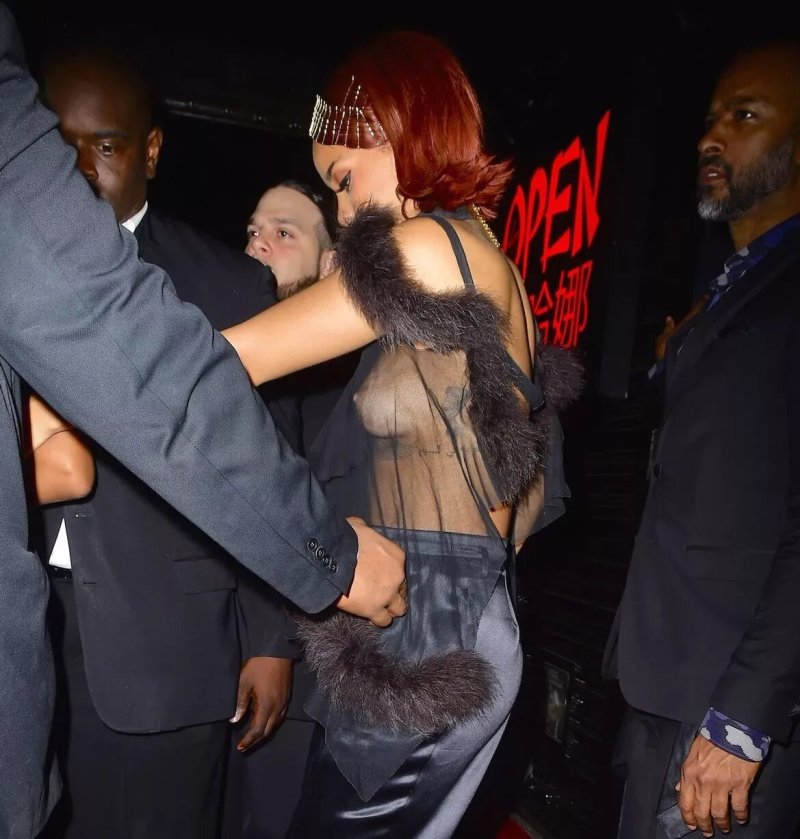 Rihanna Nipple