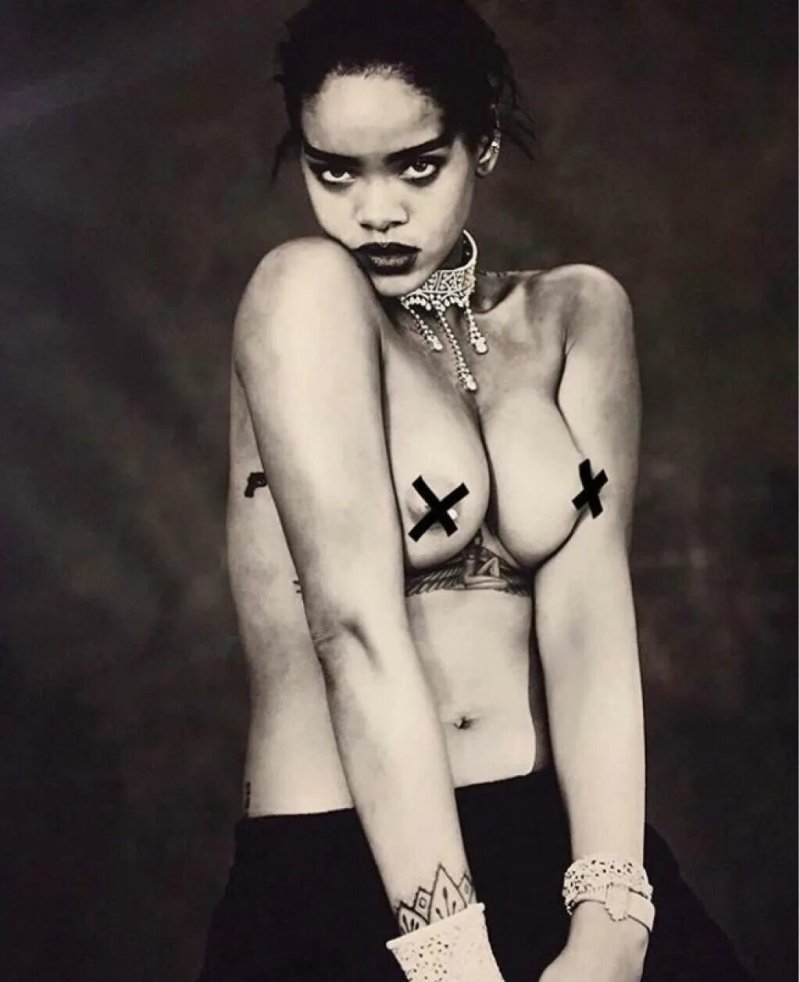 Rihanna naked photo shoots