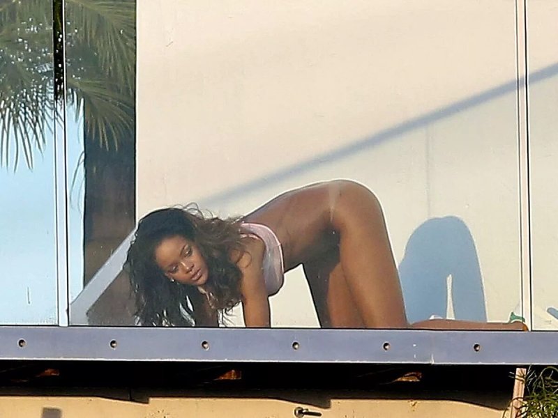 Rihanna Naked Paparazzi