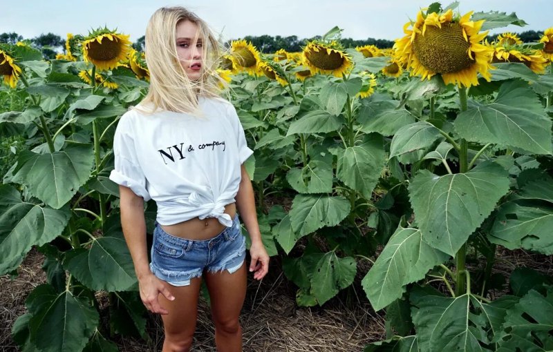 Girl in sunflower