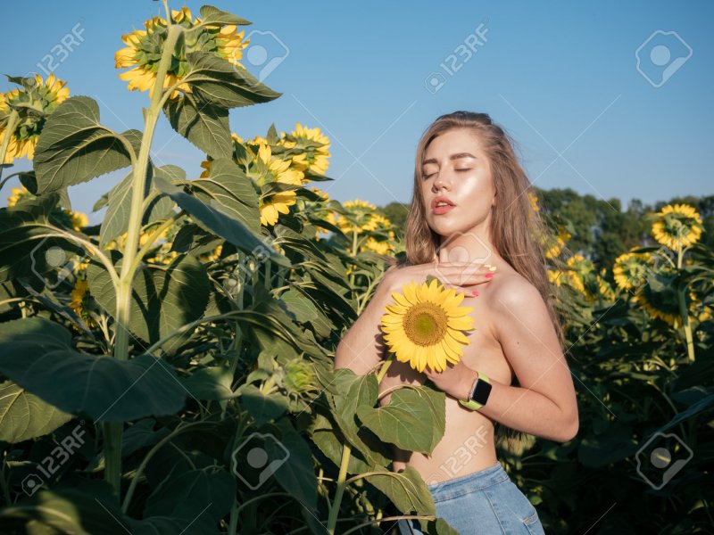 Pic: Young woman