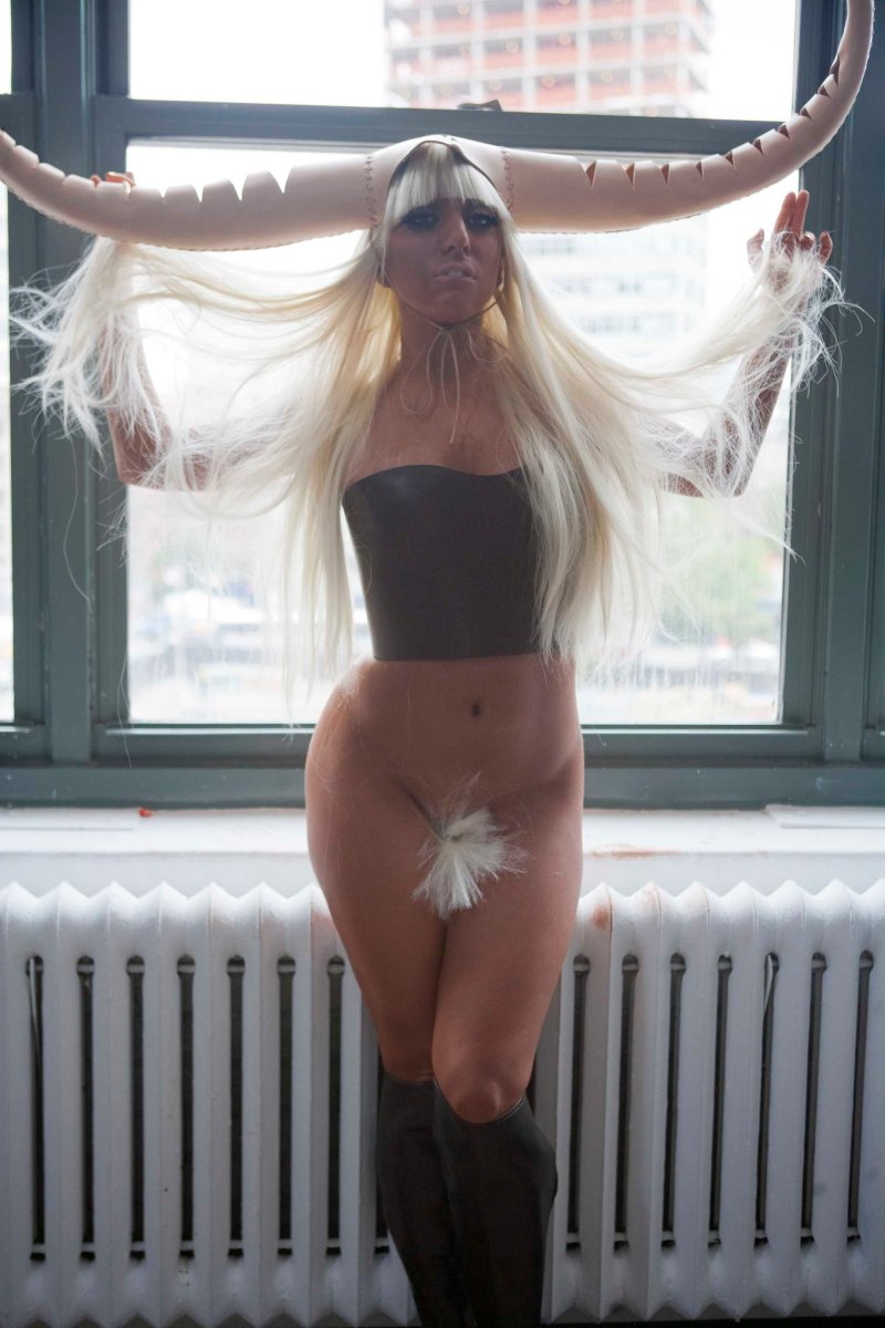 Pic: Naked lady Gaga