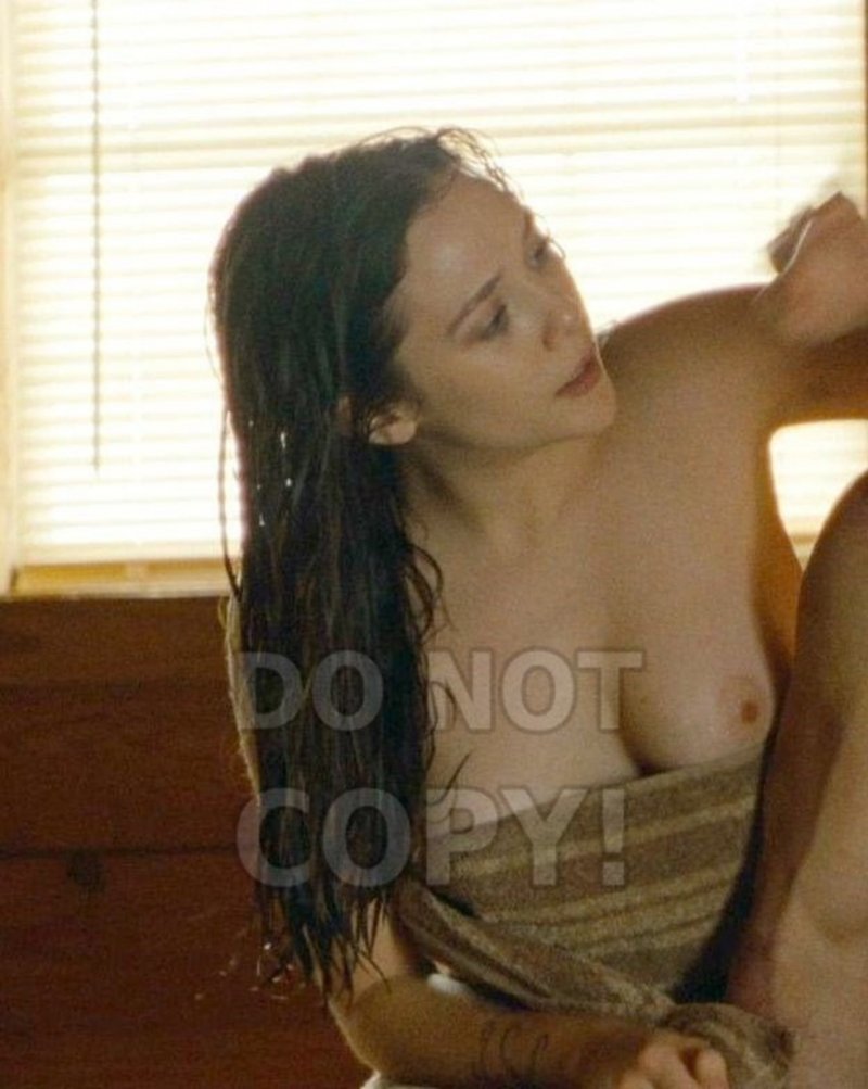 Pic: Elizabeth Olsen erotic scenes