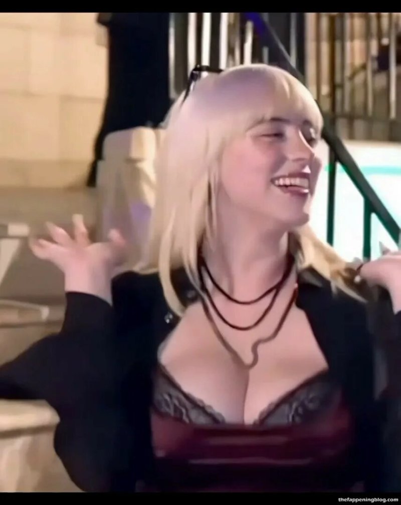 Pic: Billie Eilish Big Tits