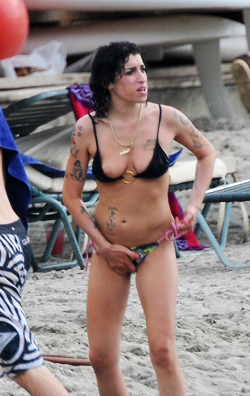 Pic: Amy Winehouse on the beach