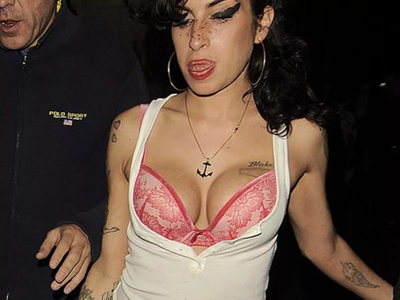 Amy Winehouse naked