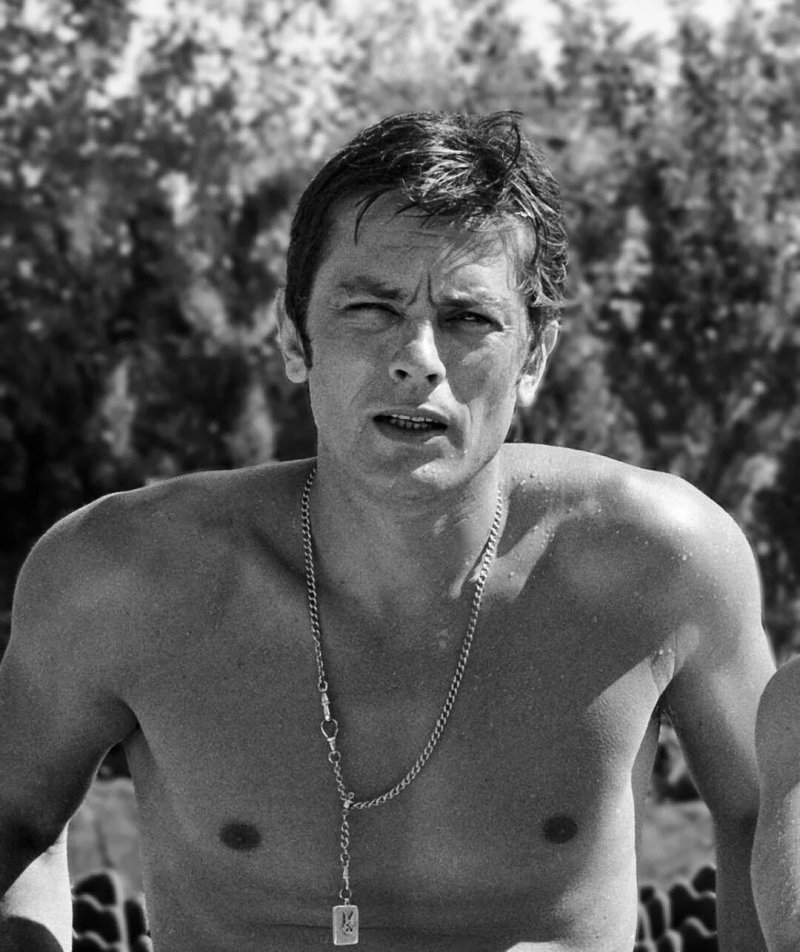 Pic: Alain Delon Tors