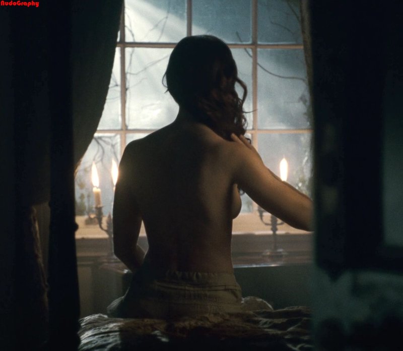 Emily Blunt Naked in the movies