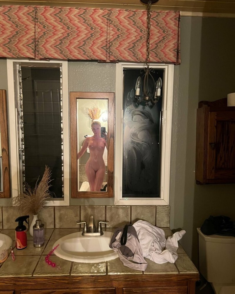 Bathroom Kim Kardashyan room