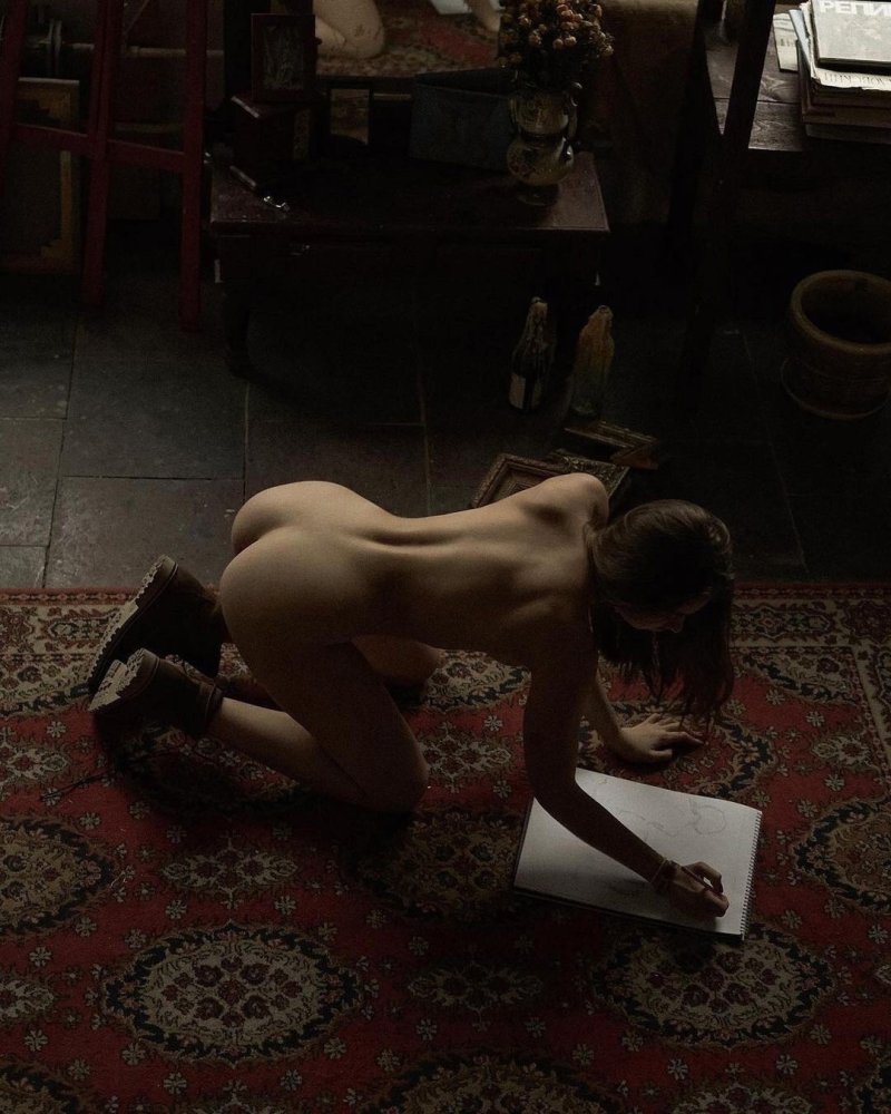 Nude erotica