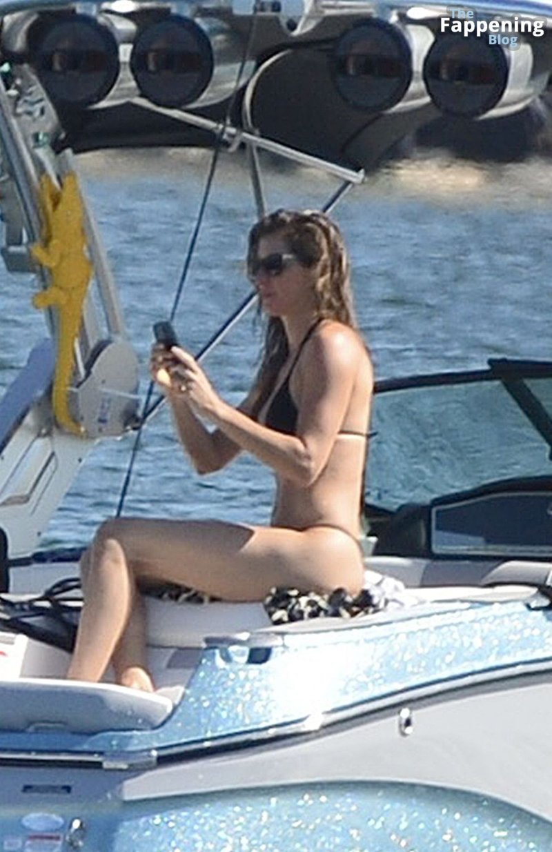 Gwyneth Paltrow Bikini