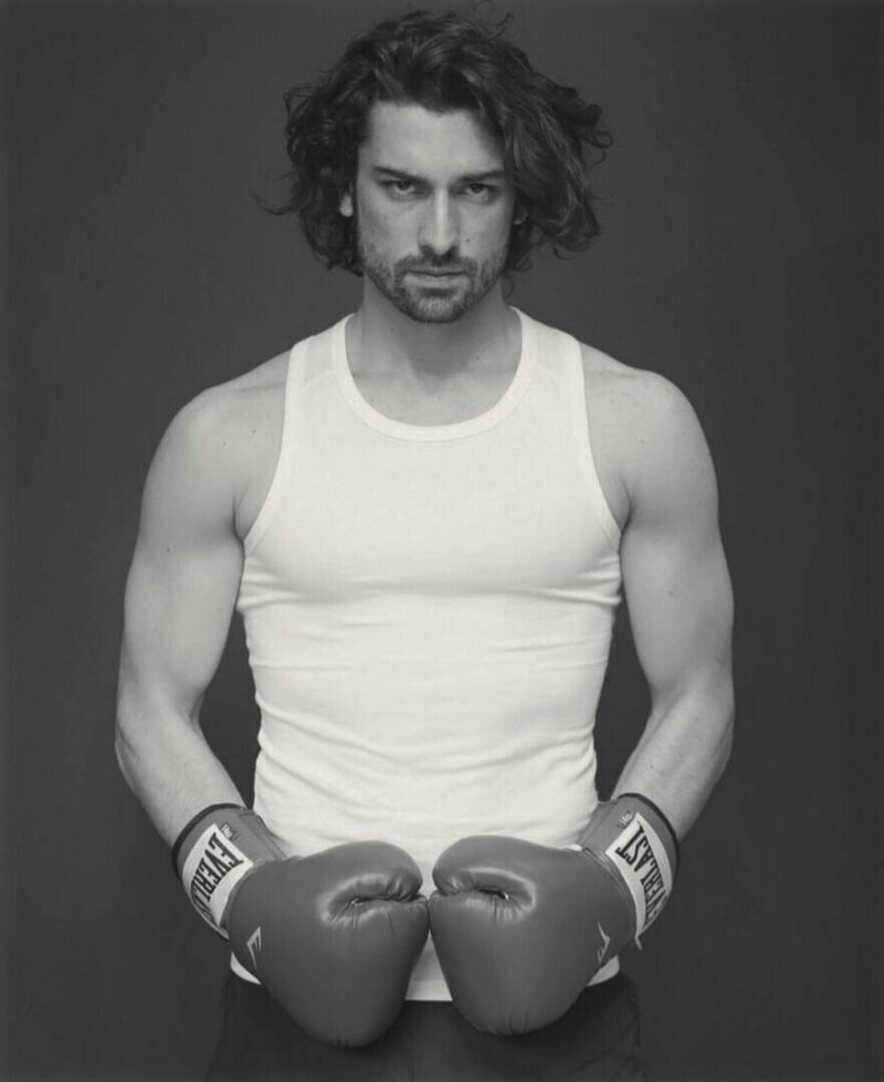 Alp Navruz Turkish actor