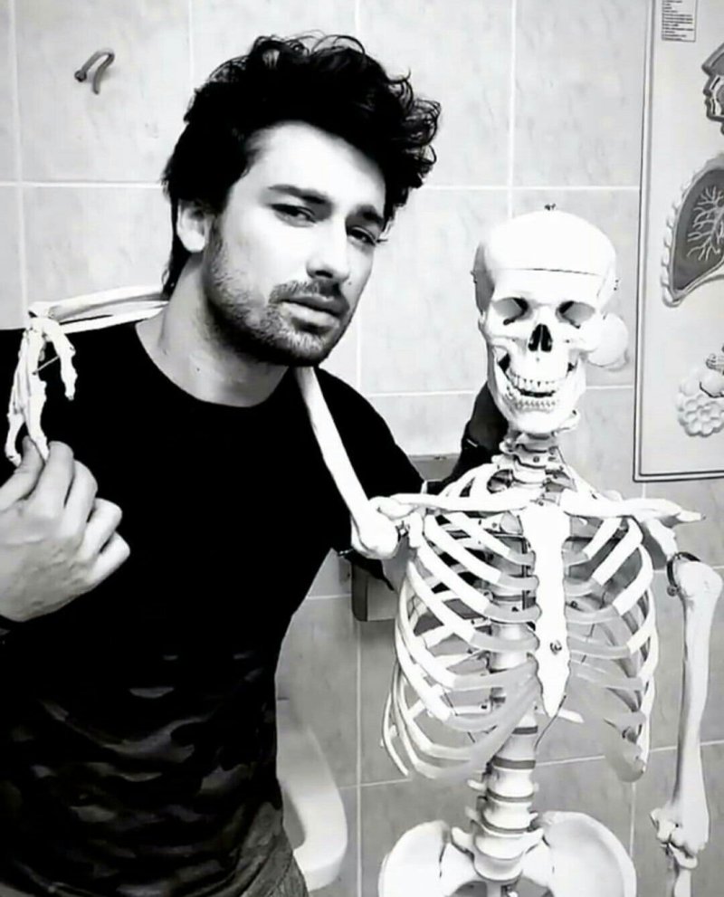 Alp Navruz Turkish actor