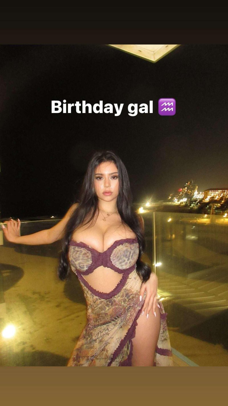 Coral Sharon Nude