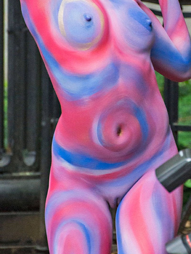 Bodiart is naked