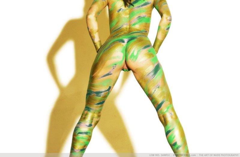 Bodiart on a naked female body