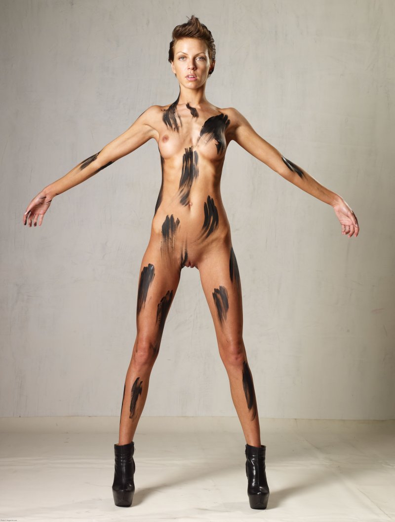 Bodiart is naked