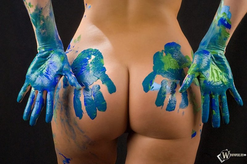 Erotic photo shoot with paints