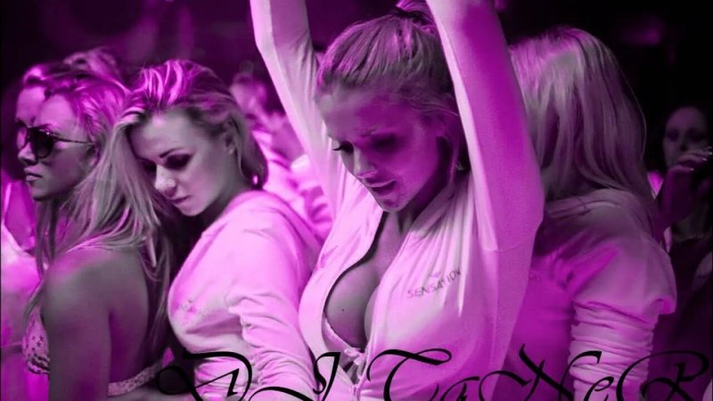 Girls in a nightclub