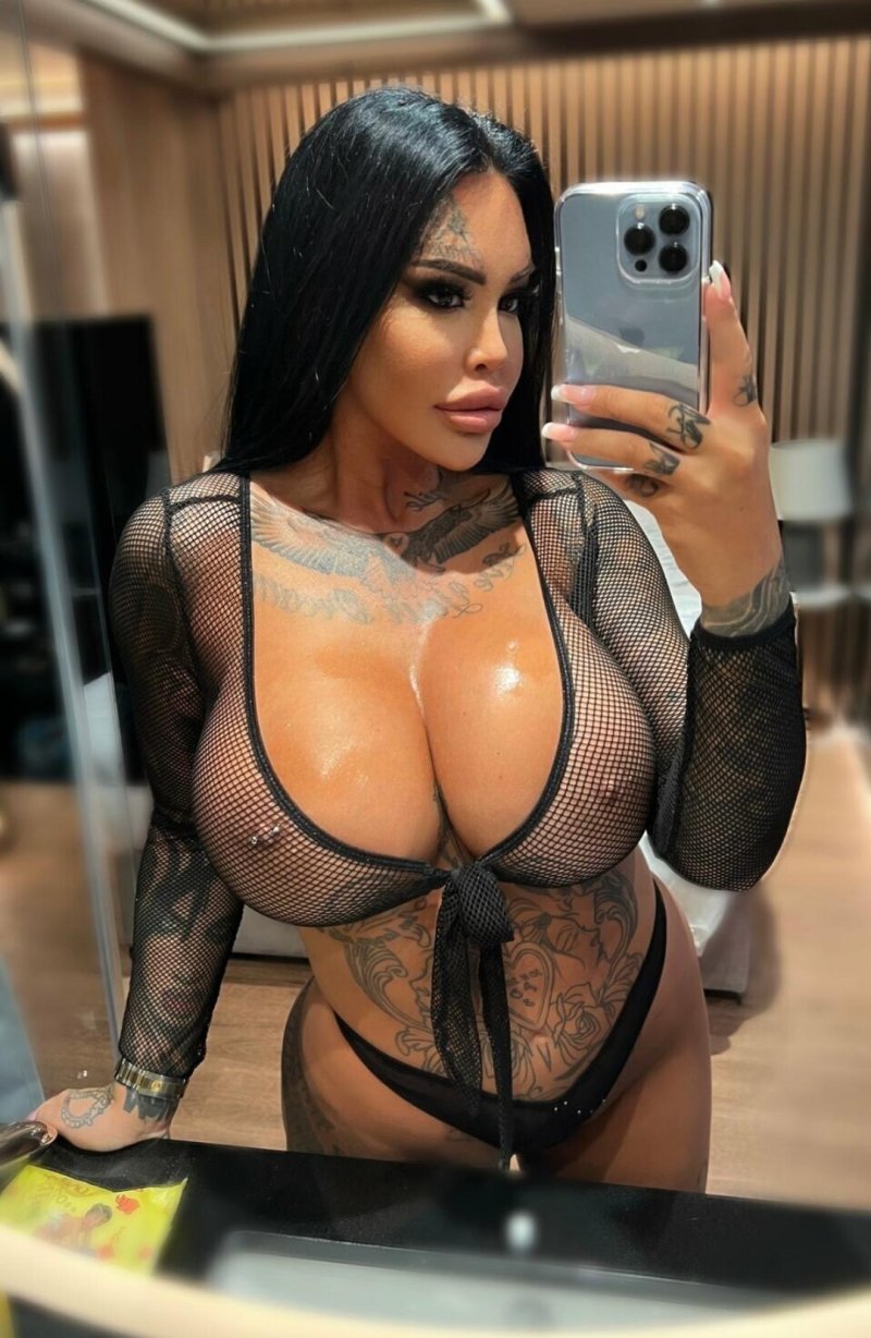Nicky Valentina Rose Tits