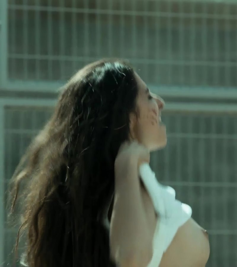Alba Flores