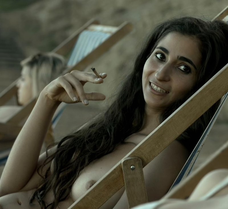 Alba Flores is naked