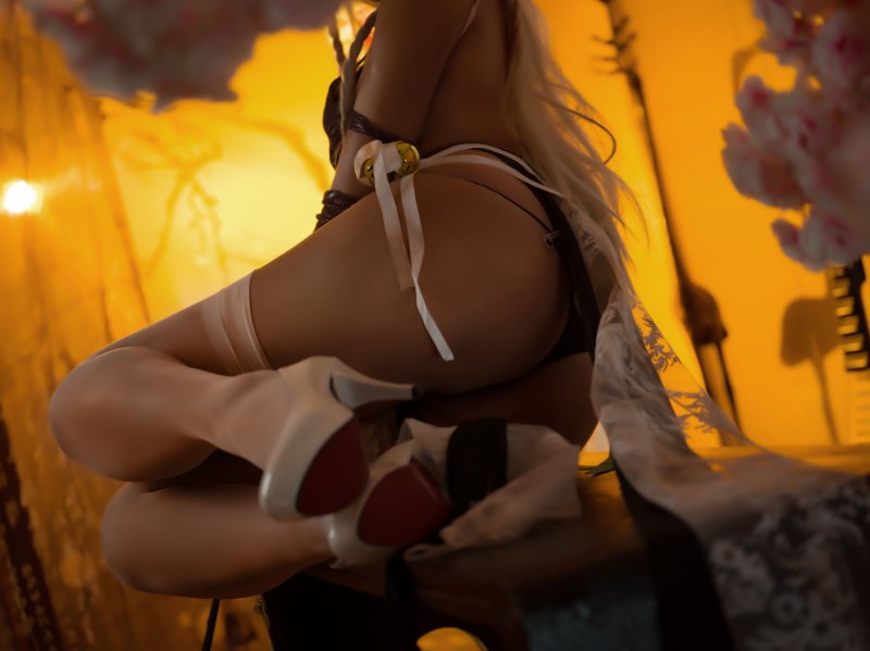 Ero Cosplay