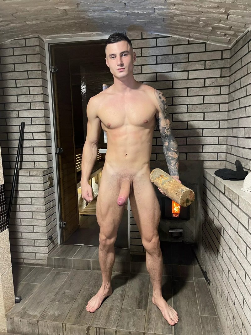 Maxim Kalashnikov Max Barz Naked