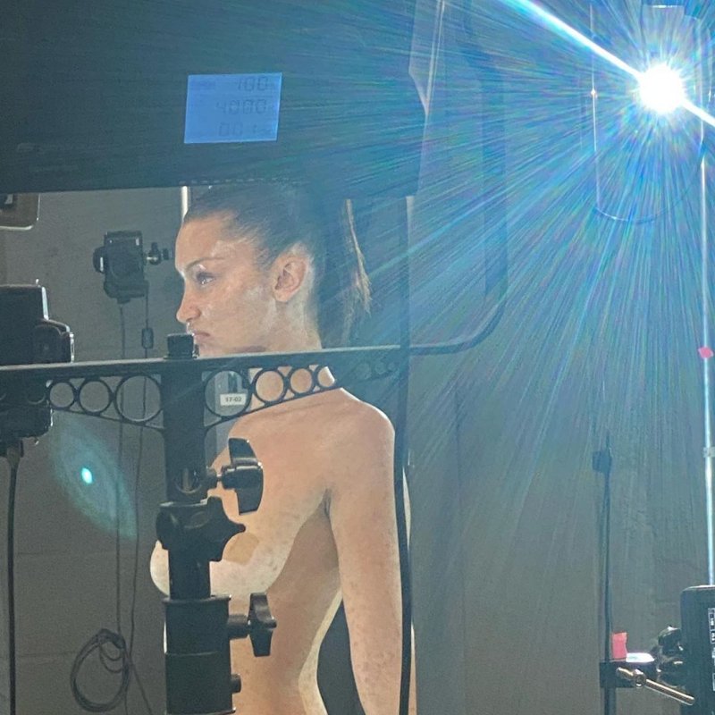 Bella Hadid revealed her chest