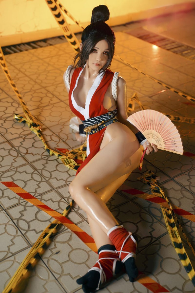 May Shiranui cosplay