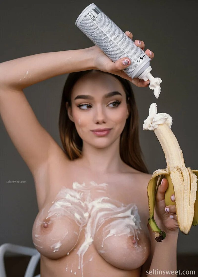 SeltinSweet Naked photo shoot