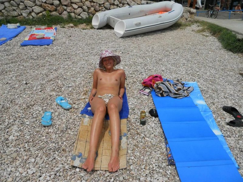 Naked on vacation