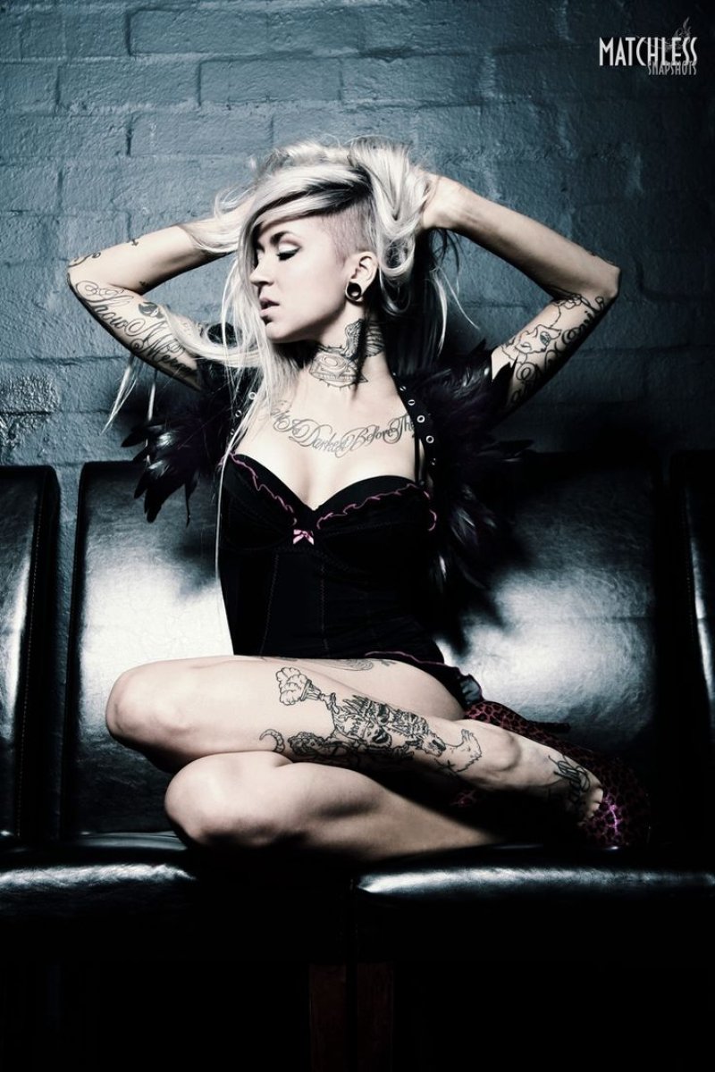 Pic: Tattooed girl