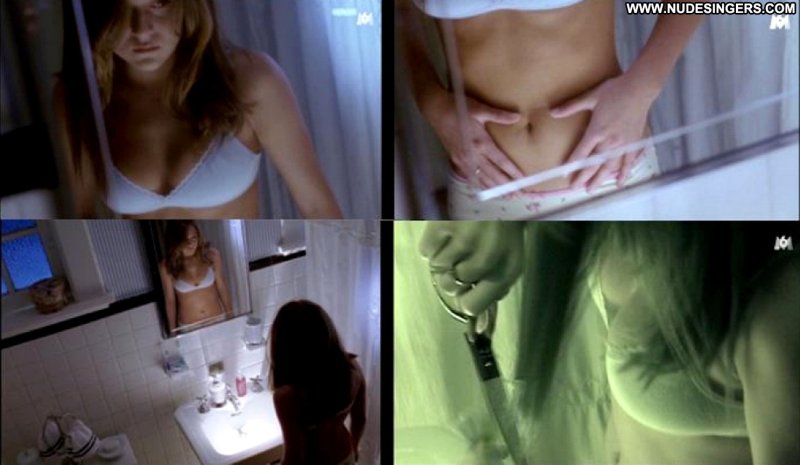 Jennifer Morrison is naked
