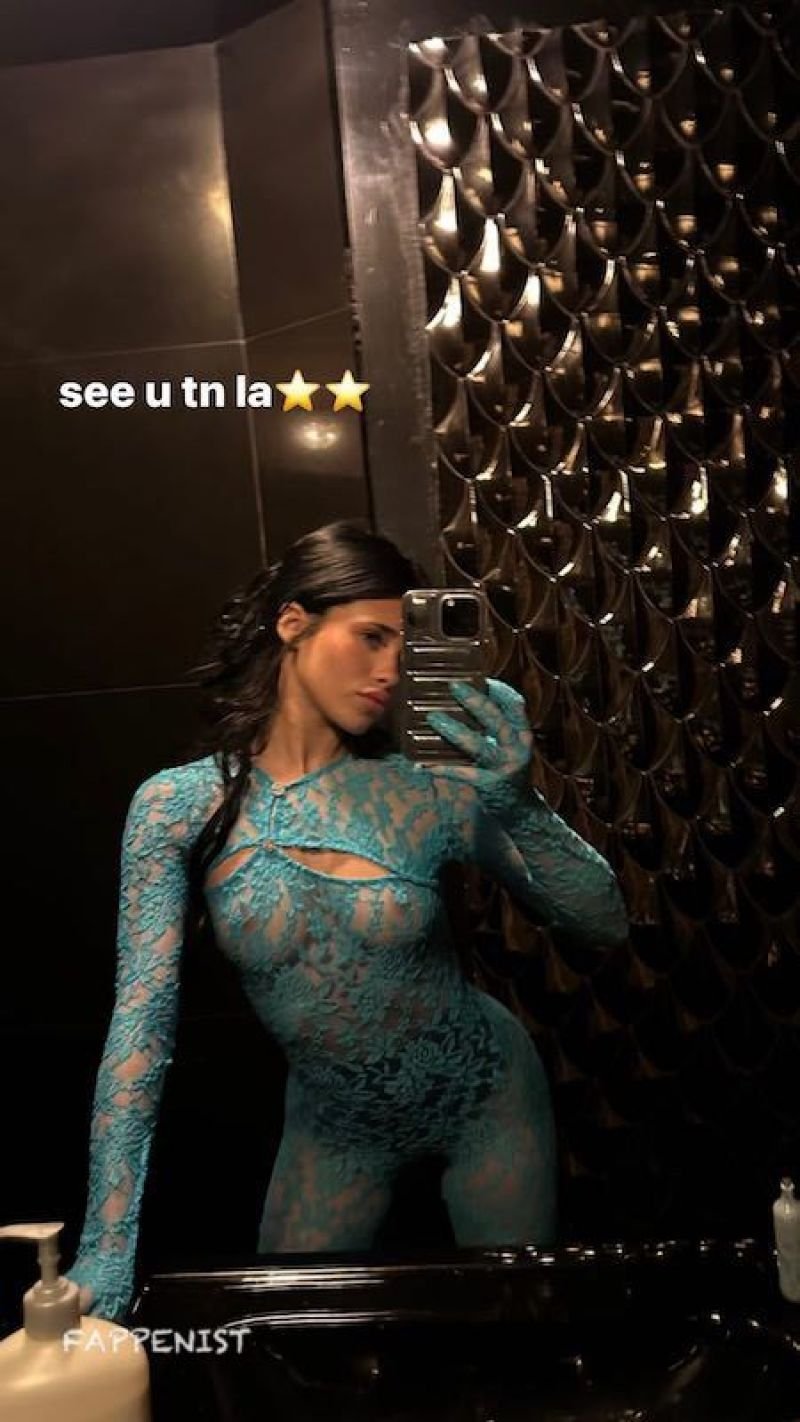 Nessa Barrett Nude