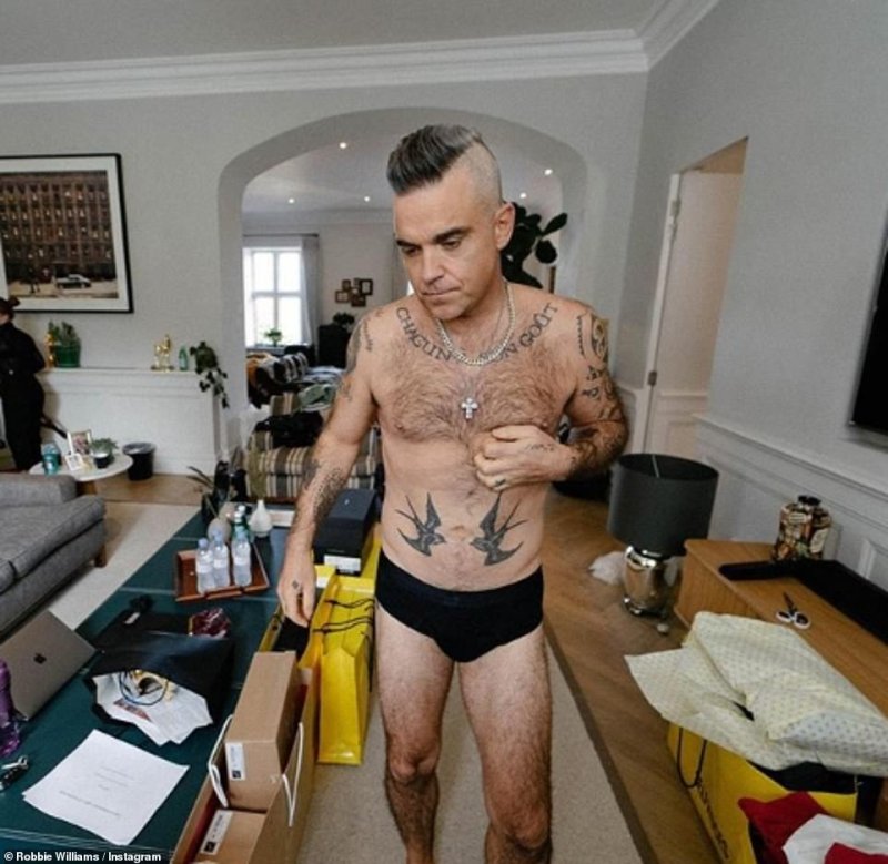 Pic: Robbie Williams singer