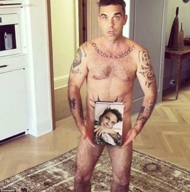 Pic: Robbie Williams Singer Naked