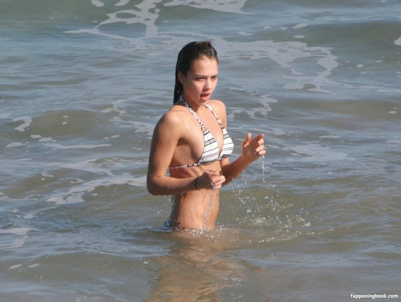 Jessica Alba on the Beach Toples