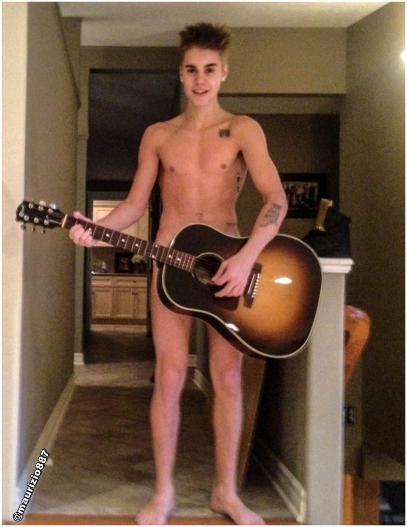 Pic: Naked Justin Bieber