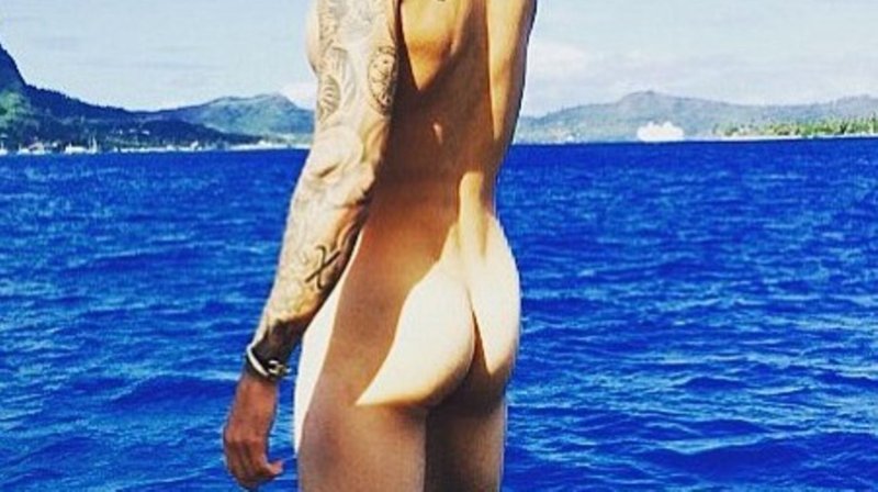 Pic: Justin Bieber Naked on Bora Bora