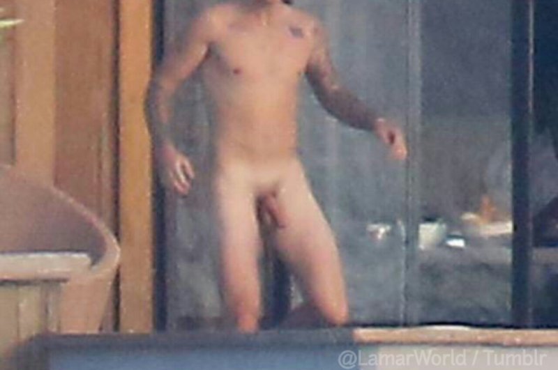 Pic: Justin Bieber Naked on Bora Bora