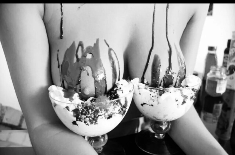 Pic: Erotic ice cream